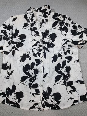 Alia Black and White Floral Top